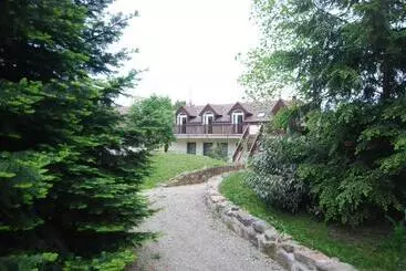 Majatalo Ivanek Guest House