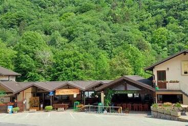 پانسیون Rooms Tolminska Korita