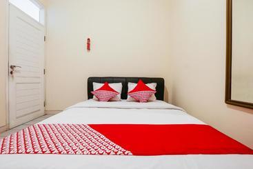 Отель Cisitu Valley Villa Syariah