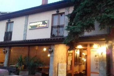 Pension (Hôtel basse catégorie) Asterix Rooms