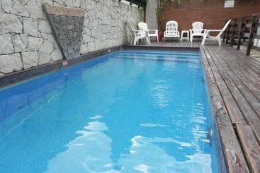 هتل آپارتمان El Horreo Apart