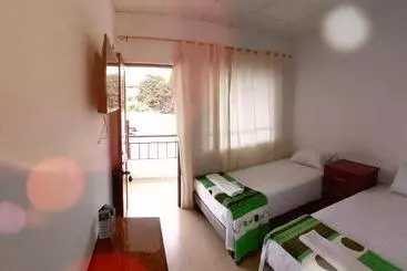 ペンション Hostal Gualingo
