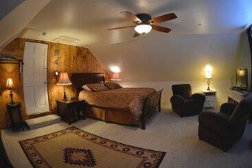 ユースホステル Hyde Away Inn