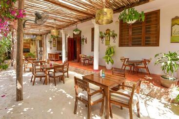 Bed and Breakfast Barabara House