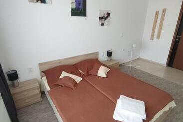 Pensionat Fiesta Apartman