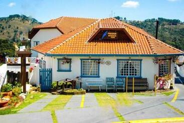 Pensão Pousada Ararinha Azul