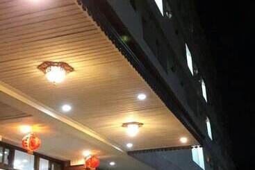 هتل آپارتمان Veerasuda Condotel