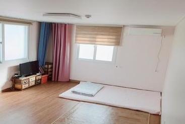 پانسیون Tongyeong The Story Guesthouse