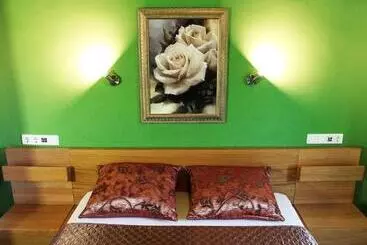 Pension White & Quiet Apartment House