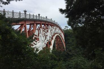 Two Wheels Pension & Guesthouse Hostel