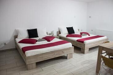 پانسیون Daddy House