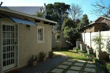 آپارتمانهای توریستها Cottage Guesthouse