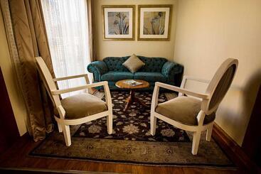 ペンション Mavuta Manor