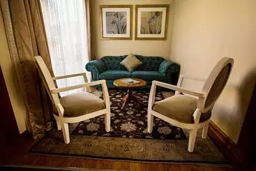 Pension Mavuta Manor