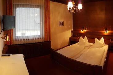 Retkeilymaja Gasthof Fleischerei Engl