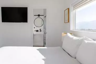 ユースホステル Desert Hot Springs Inn