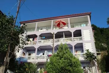 پانسیون Badu Guest House