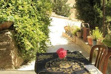 پانسیون Hosh Al Subbar