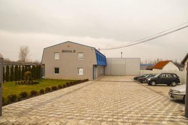 پانسیون Guest House Royal Ii