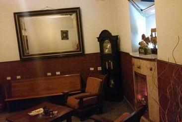 پانسیون Hostal Las Carretas