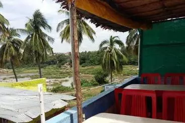 Pensió Riverside Homestay