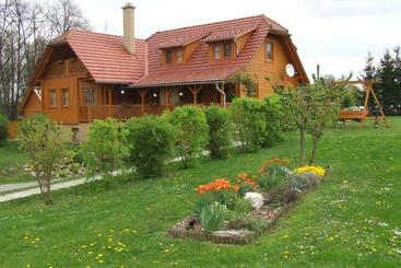 Pension (Hôtel basse catégorie) Ezerjó ökofogadó