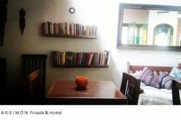 Retkeilymaja Posada Argimon