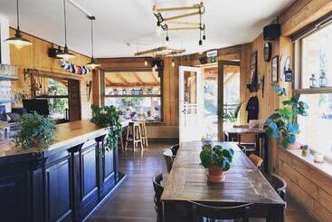 فندق Le Coffee Ride Cycling Cafe