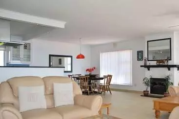 ペンション Penguinden Load Shedding Free