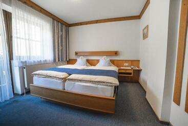 بنسيون Landhaus Neumayr