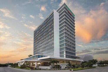 Hotel Courtyard By Marriott Iloilo