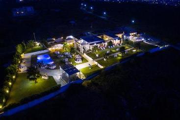 فندق Ktima Reveli