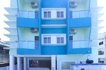 호텔 Super Townhouse Majestic Inn