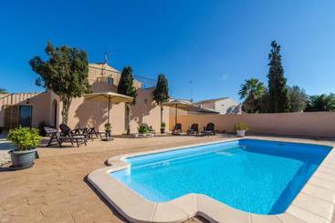 کلبه Sant Blai Vell