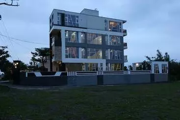 Li Chu Art Paternity B&b