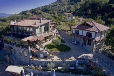 בית מלון כפרי Vila Leonard