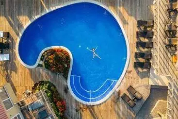 Casa De Mar Hotel And Villas