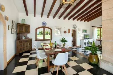 Vakantie-appartementen Owl Booking Villa El Vila   Amazing Views