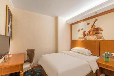 Vienna Hotel Zhengzhou Airport