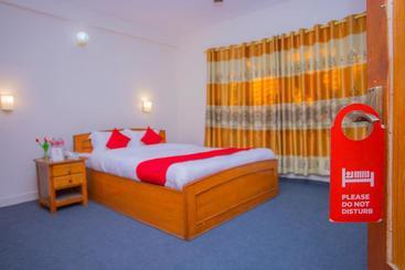 Oyo 227 Hotel Moonstone Pvt Ltd