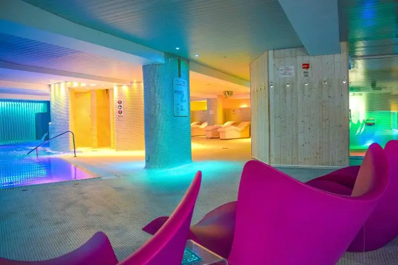 בית מלון כפרי Ambassador Playa II