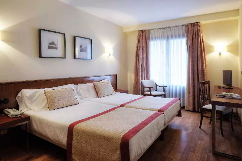 호텔 Y Apartamentos Arias