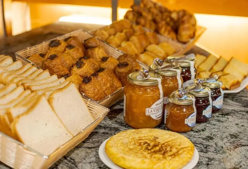 هتل B&B Gijón Centro Begoña