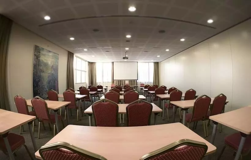 Отель Cm Castell De Mar