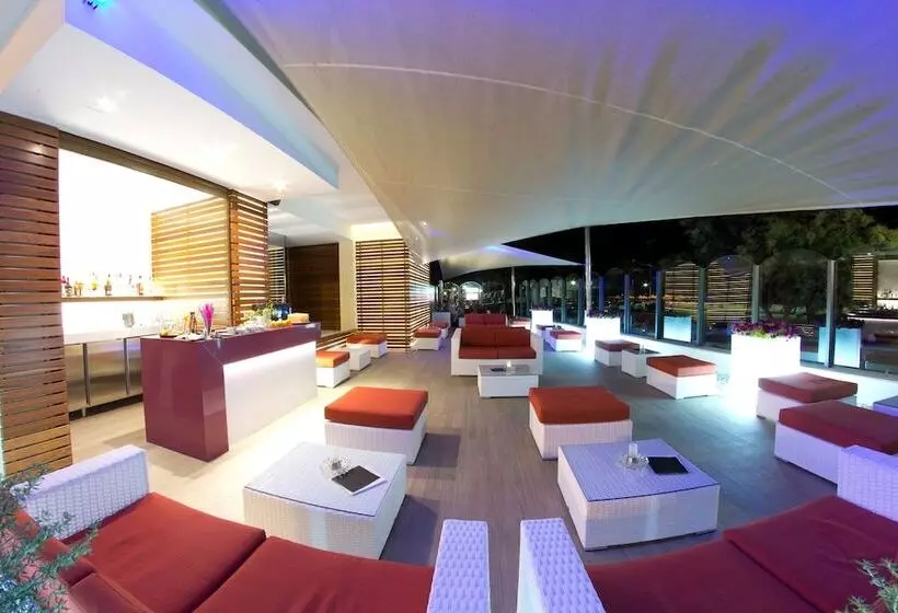 Отель Cm Castell De Mar