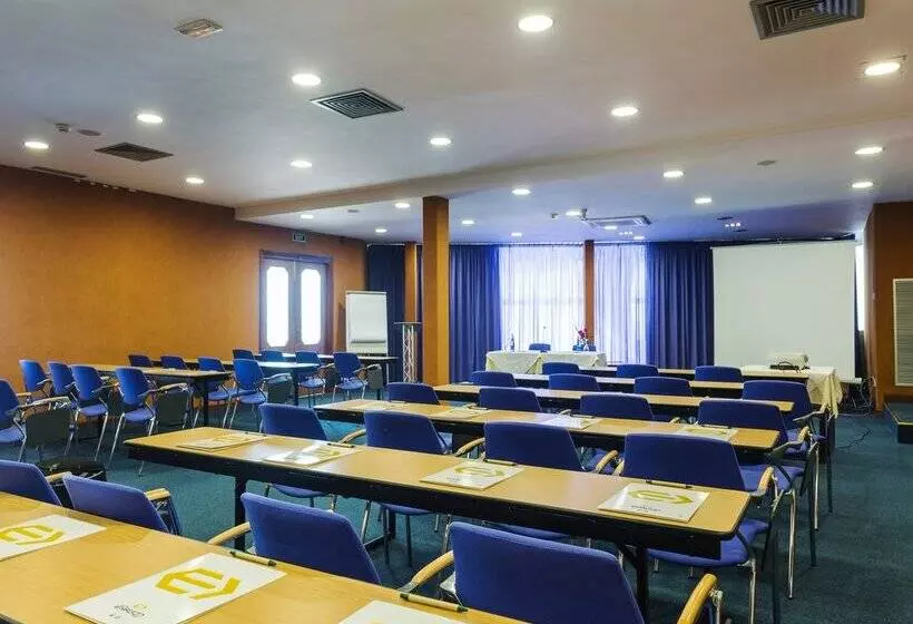 Отель Exagon Park