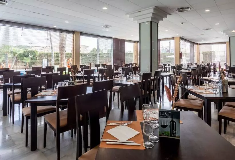 Отель Illot Suites