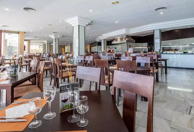 Отель Illot Suites