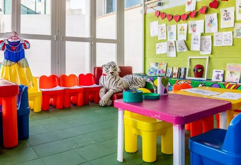 Отель Illot Suites