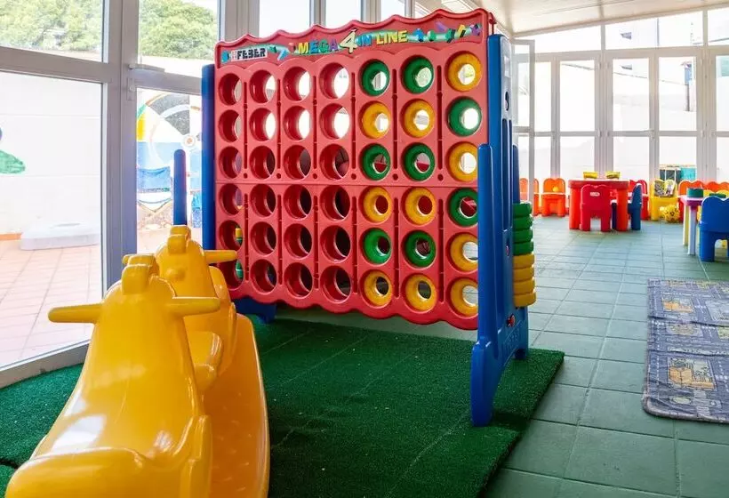 Отель Illot Suites